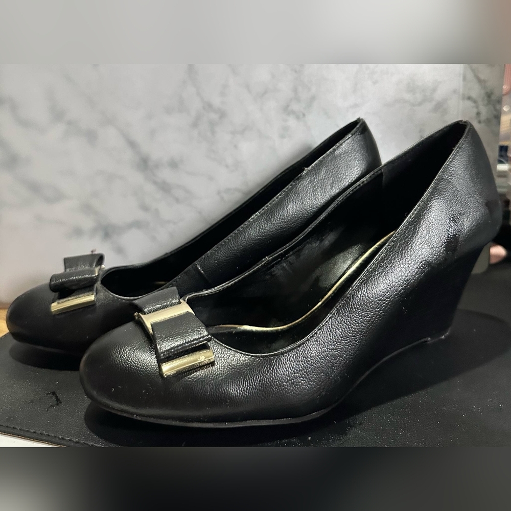 Elegant Black Leather Women's Shoes